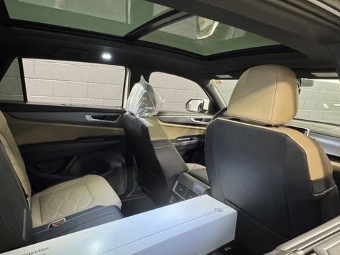 New 2026 Volkswagen Atlas Cross Sport SE image 12