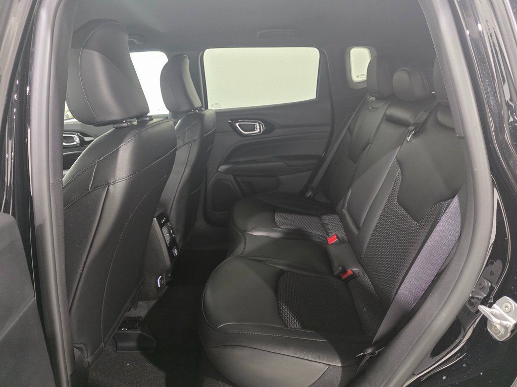 New 2026 Jeep Compass Latitude AWD/4WD image 19