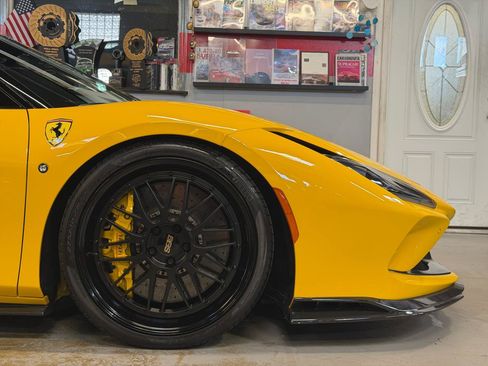 Used 2020 Ferrari F8 Tributo RWD image 13