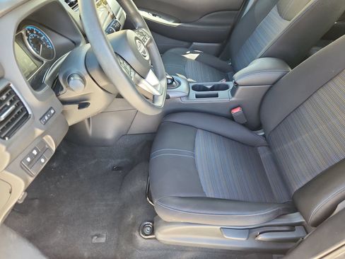 Used 2025 Nissan Leaf S FWD image 10