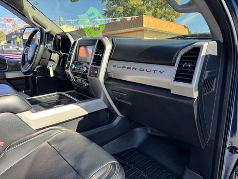 Used 2019 Ford F250 Lariat w/ Chrome Package image 14