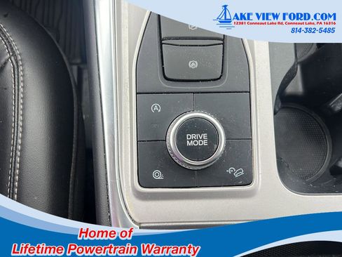 Used 2024 Ford Explorer XLT w/ Equipment Group 202A AWD/4WD image 31