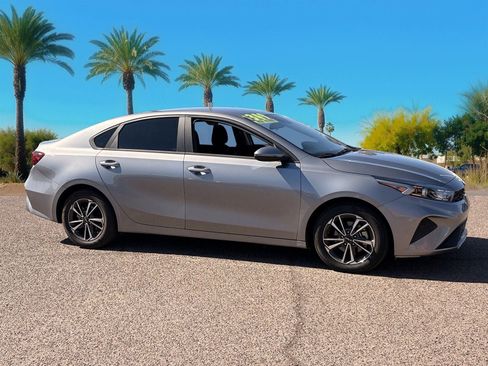 Used 2024 Kia Forte LXS w/ LXS Technology Package FWD image 7