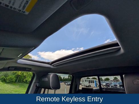 Used 2018 Chevrolet Silverado 1500 High Country AWD/4WD image 29