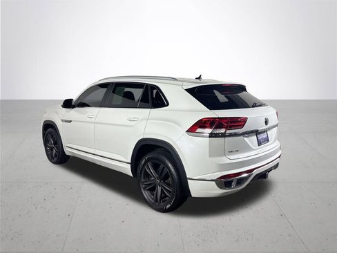 Certified 2022 Volkswagen Atlas Cross Sport SEL R-Line AWD/4WD image 8