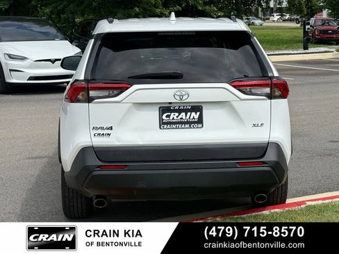 Used 2021 Toyota RAV4 XLE FWD image 6