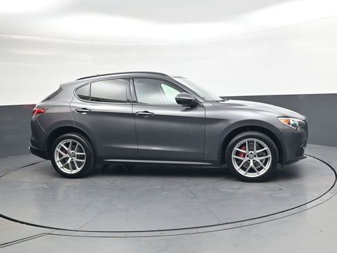 Used 2018 Alfa Romeo Stelvio Sport w/ Quick Order Package 22J Sport image 3