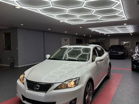 Used 2011 Lexus IS 250 image 2