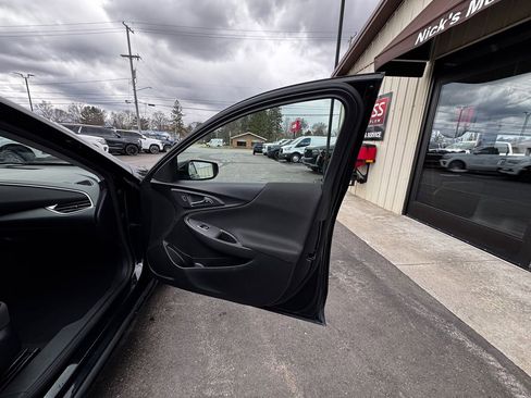 Used 2021 Chevrolet Malibu LT image 23