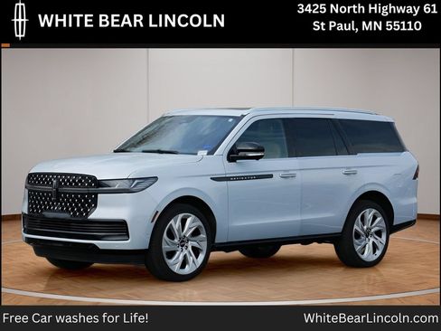 Used 2025 Lincoln Navigator Black Label AWD/4WD image 1