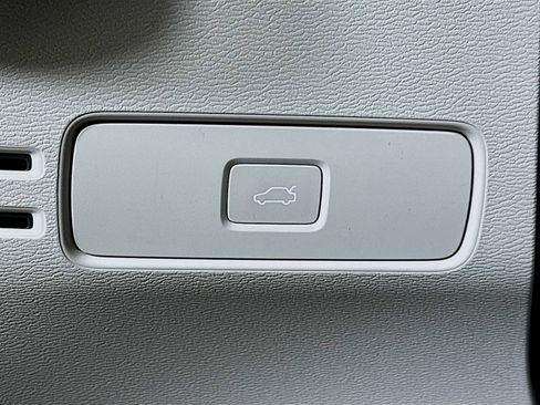 New 2026 Volvo XC40 B5 Plus w/ Protection Package Premier image 10