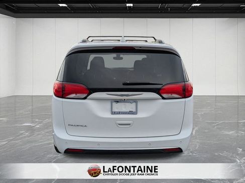 Certified 2018 Chrysler Pacifica Touring-L Plus image 4