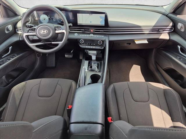 Used 2024 Hyundai Elantra SEL FWD image 16