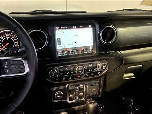 Used 2022 Jeep Wrangler Unlimited Sahara image 7