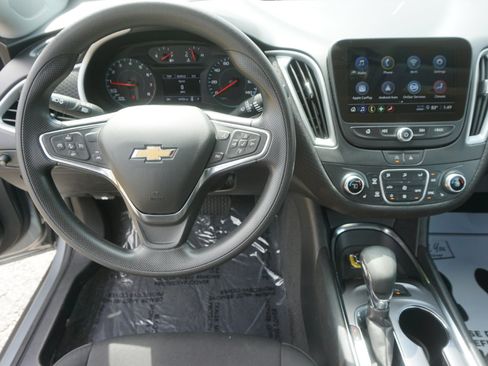 Used 2024 Chevrolet Malibu LT image 9