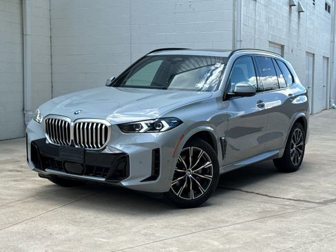 Certified 2024 BMW X5 xDrive40i w/ M Sport Package image 1