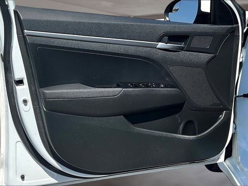 Used 2019 Hyundai Elantra SE w/ Cargo Package FWD image 19