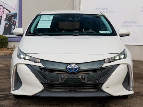 Used 2017 Toyota Prius Prime Premium image 2