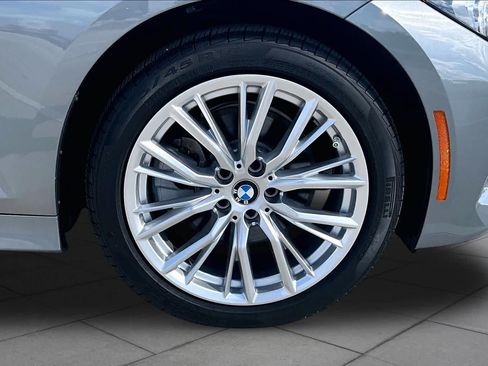 Used 2024 BMW 330i Sedan w/ Premium Package RWD image 10