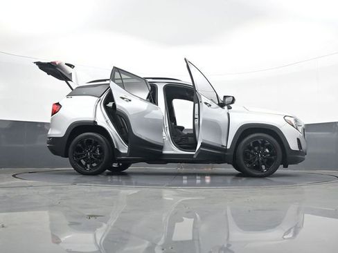 Used 2021 GMC Terrain SLE w/ Driver Convenience Package FWD image 33