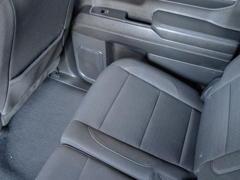 Used 2024 GMC Sierra 1500 SLE image 34