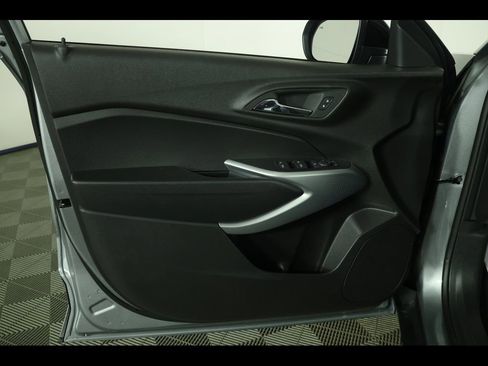 New 2026 Chevrolet Trax RS w/ Sunroof Package image 20