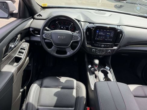 Used 2023 Chevrolet Traverse RS AWD/4WD image 16