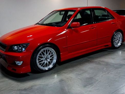 Used 2002 Lexus IS 300 image 3