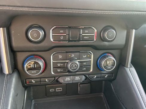 Used 2024 Chevrolet Tahoe LT w/ Luxury Package image 25