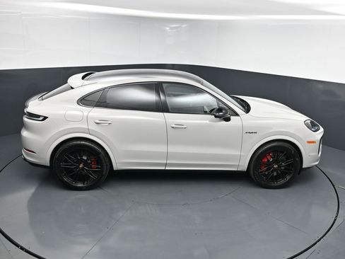 New 2025 Porsche Cayenne S AWD/4WD image 21