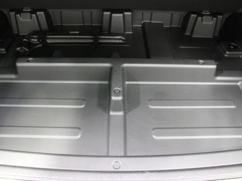 Used 2024 Chevrolet Suburban Premier AWD/4WD image 51