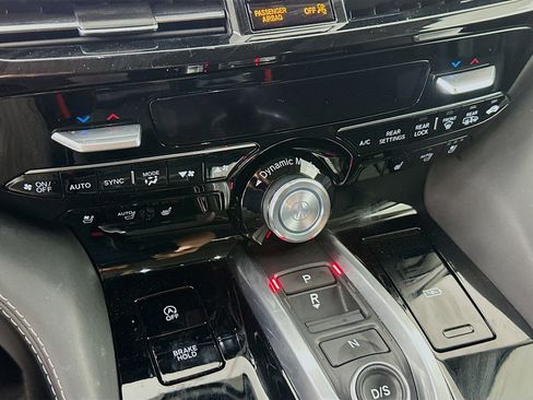 Used 2023 Acura MDX SH-AWD w/ Advance Package image 24