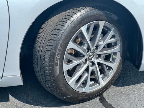 Used 2023 Lexus ES 350 w/ Accessory Package (Z1) FWD image 9