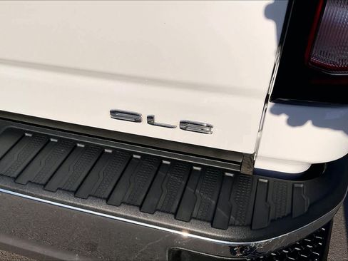 Used 2022 GMC Sierra 2500 SLE w/ SLE Convenience Package image 10