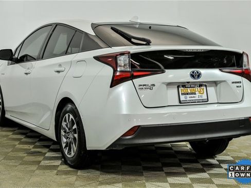 Used 2021 Toyota Prius XLE image 6