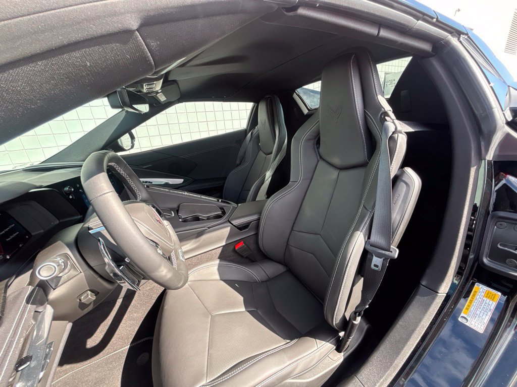 Used 2025 Chevrolet Corvette Z06 RWD image 14