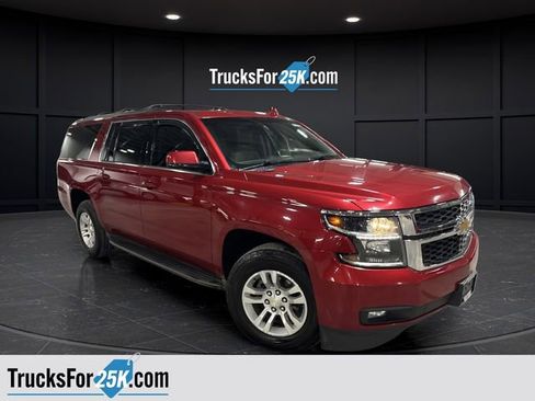Used 2015 Chevrolet Suburban LT w/ Luxury Package image 44