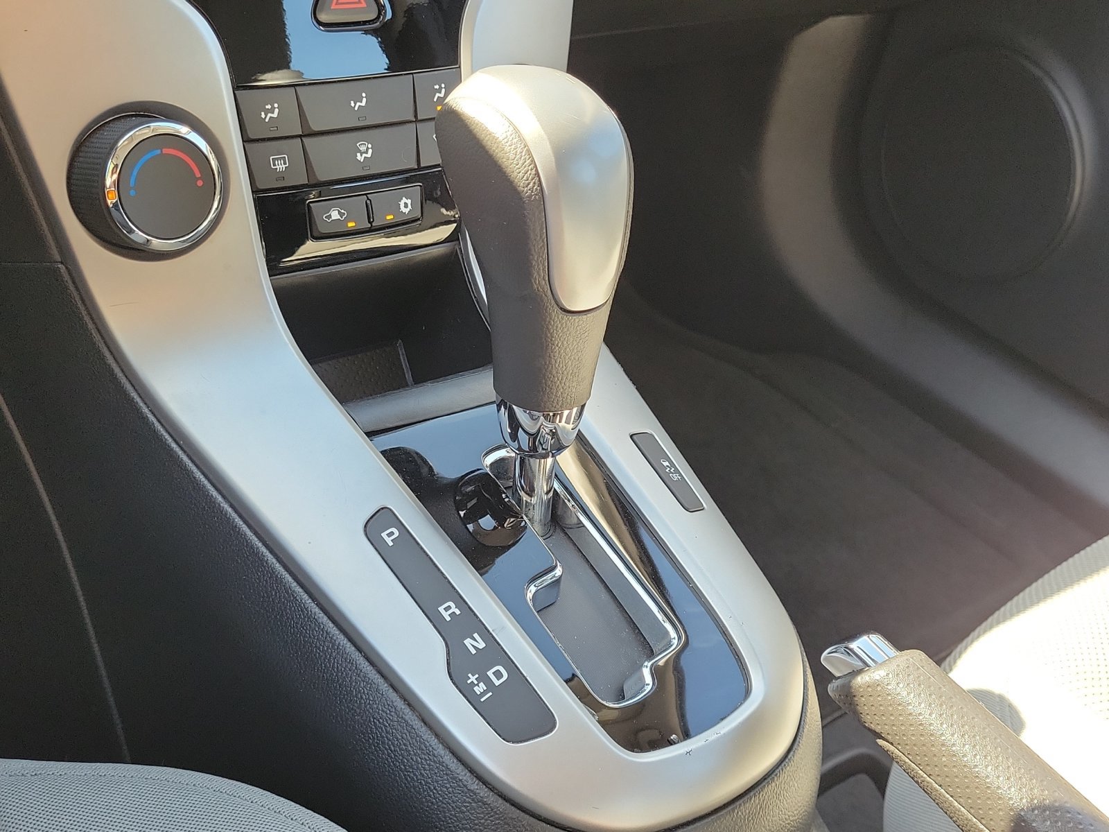 Used 2015 Chevrolet Cruze LT w/ Enhanced Safety Package FWD image 26