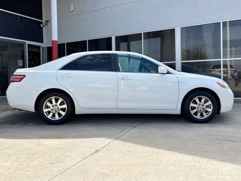 Used 2007 Toyota Camry XLE FWD image 2