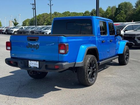 Used 2024 Jeep Gladiator Sport AWD/4WD image 3