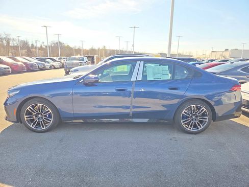 New 2026 BMW 530i xDrive w/ M Sport Package image 8