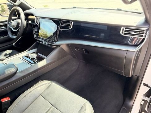 Certified 2023 Jeep Wagoneer Series II AWD/4WD image 14