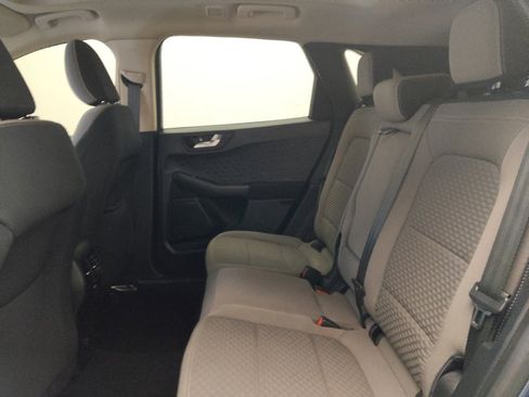 Used 2020 Ford Escape SE image 18