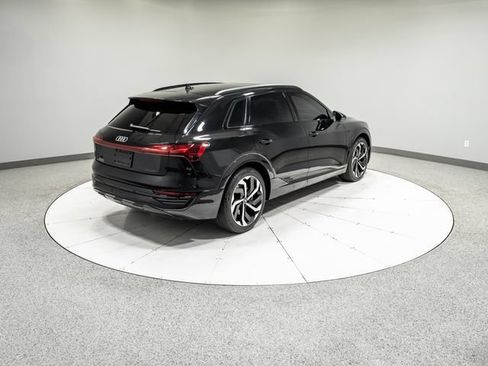 Used 2024 Audi Q8 e-tron Premium Plus w/ Premium Plus Package AWD/4WD image 29