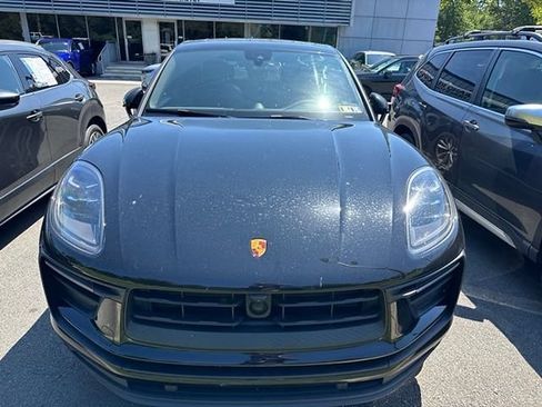 Used 2023 Porsche Macan Turbo AWD/4WD image 2