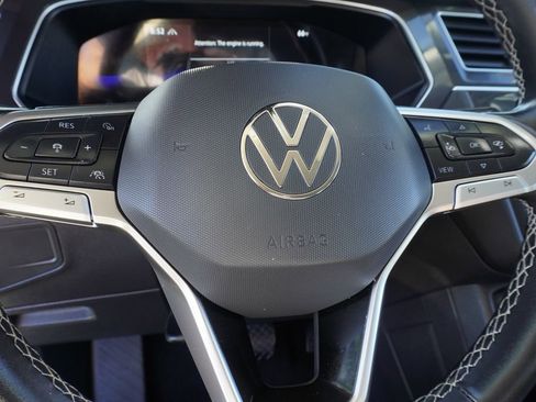 Used 2024 Volkswagen Tiguan SE image 17