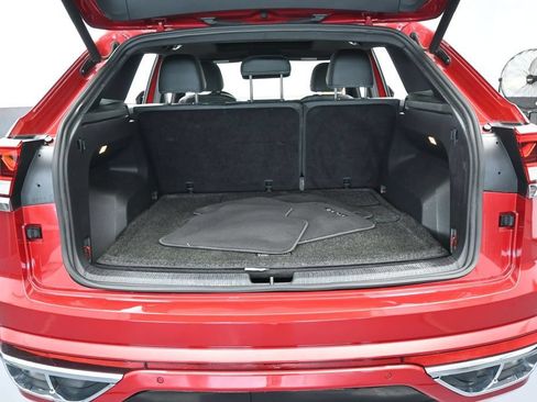 Used 2021 Volkswagen Atlas Cross Sport SE w/ Panoramic Sunroof Package FWD image 36