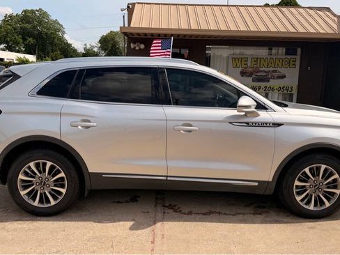 Used 2019 Lincoln Nautilus Select FWD image 6