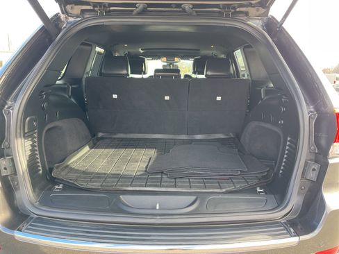 Used 2020 Jeep Grand Cherokee Limited image 17