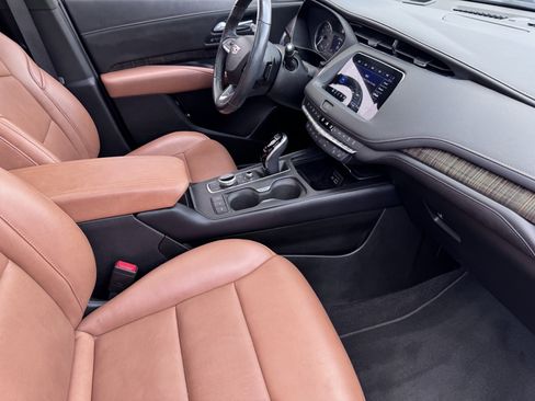 Used 2023 Cadillac XT4 Sport image 12